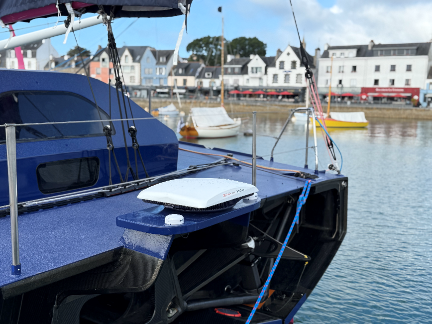 Antenne OneWeb Intellian OW10HM, munie d’un abonnement maritime - Crédit Photo : Les P’tits Doudous